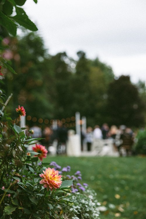 Wedding details on a dreamy wedding day