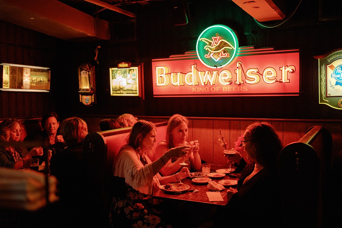 the guests eating at a boston restaurant wedding venues