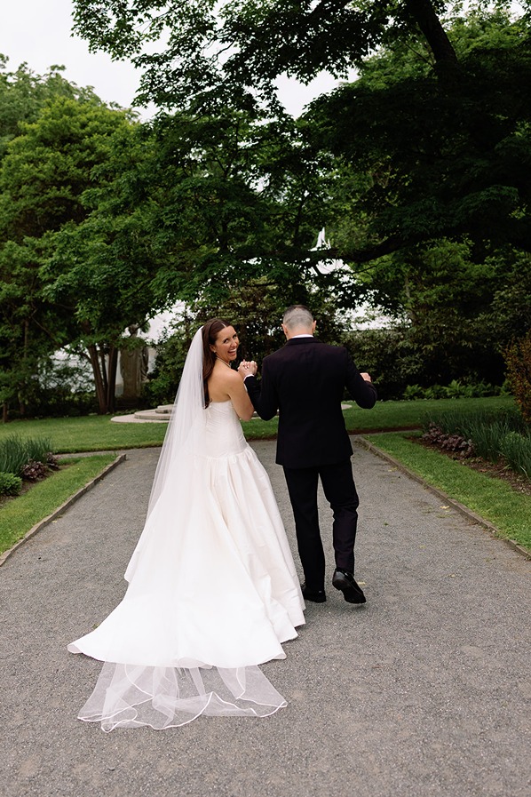 portraits at the gardens at elm bank wedding space