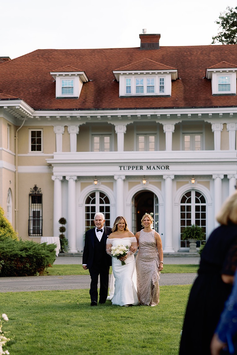 tupper manor wedding photo of the bride with her parents