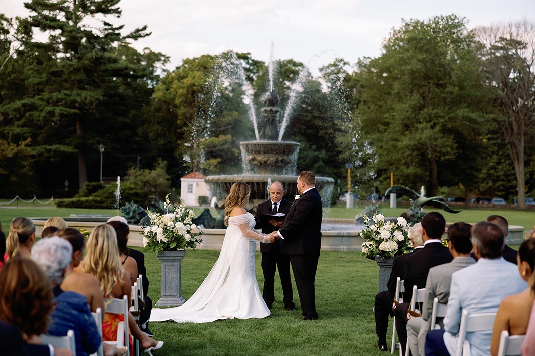 a tupper manor wedding ceremony photo